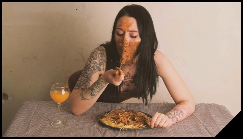 Dirtybetty - Play with Shit and Food [Scat solo, shit, shit food,Smearing]