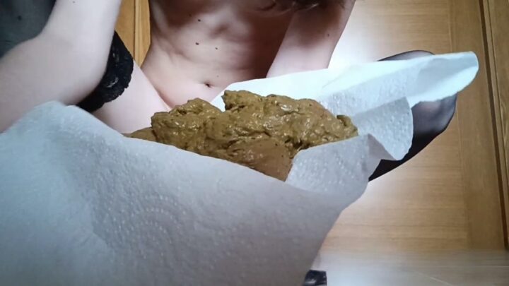 AinaraX – Pooping on the floor desperation