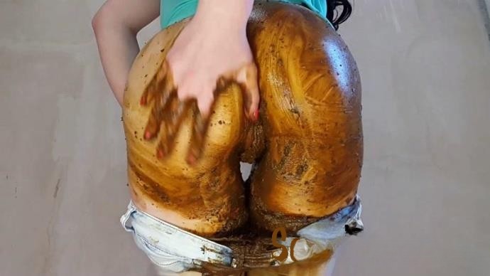 AnnaCoprofield – Jeans and Smearing