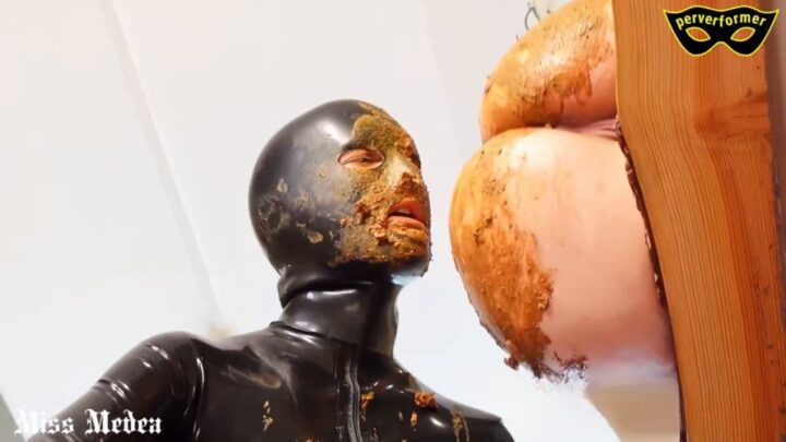 Ass Worshiping Turns Into Dirty Smearing Session