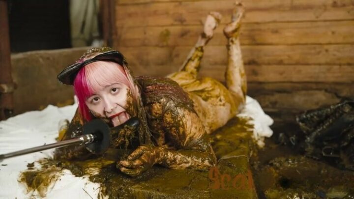 catwoman lyndra first time in the manure chan