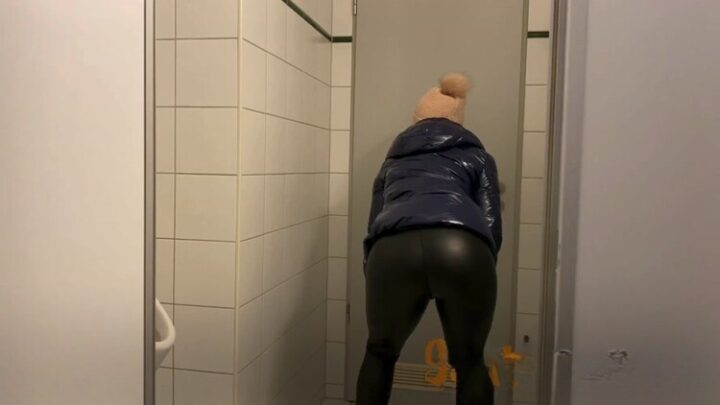 Devil Sophie – Caught with the office toilet door open – come and shit on my latex pants
