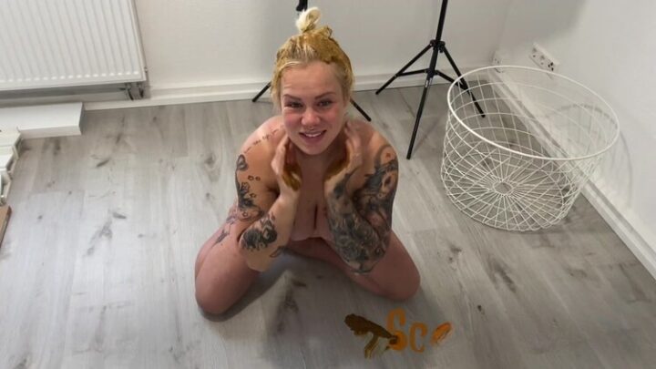 Devil Sophie – Fully shit in the hair – my best hair treatment