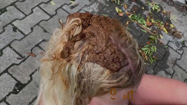 Devil Sophie – Natursektshampoo Outdoor am Ghetto Container