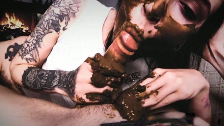 DirtyBetty – MUST SEE! Real Pervert Scat family