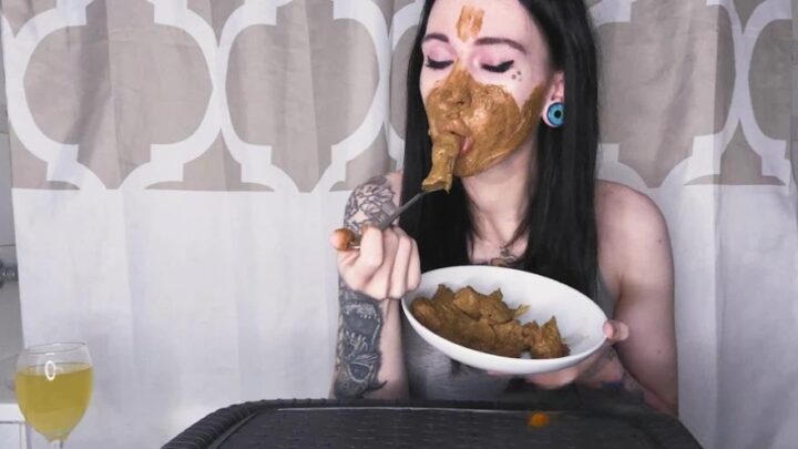 DirtyBetty – Real Scat Breakfast