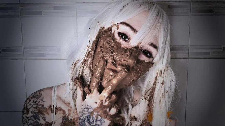 DirtyBetty – This is scat porn?