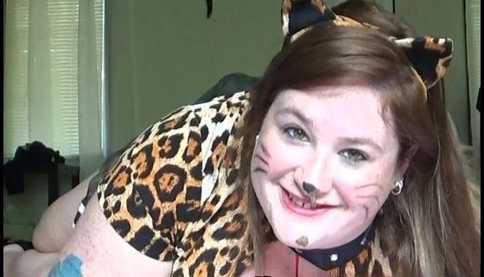 FernandaScat – Kitty Shits Out A Massive Load