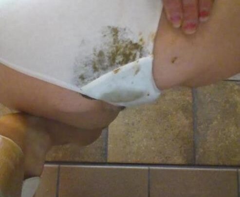 Girl – Poo Amateur Woods 6 [2K UltraHD]