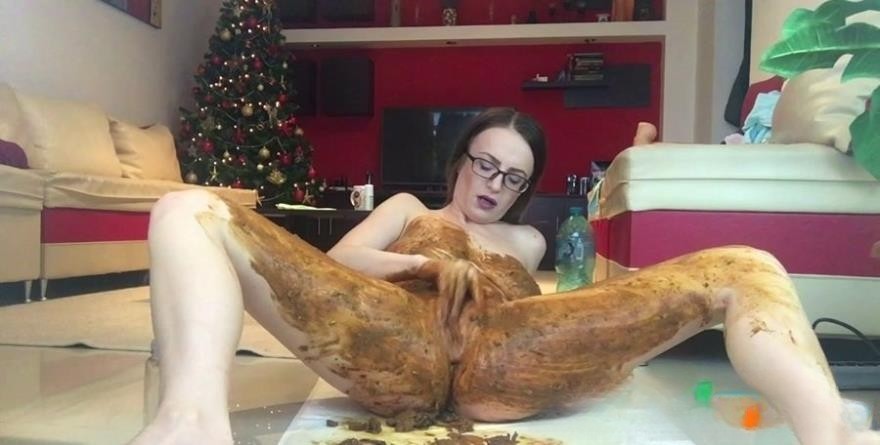 JosslynKane – Smearing and orgasms in a skype show