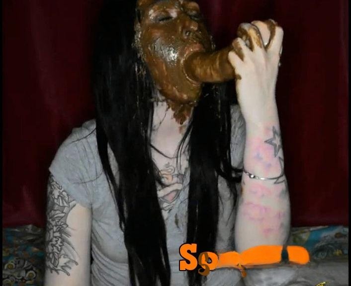 LindzyPoopgirl – Food From My Ass On My Face With Dildo