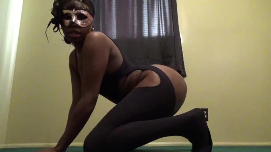 lola1 – Follow my orders