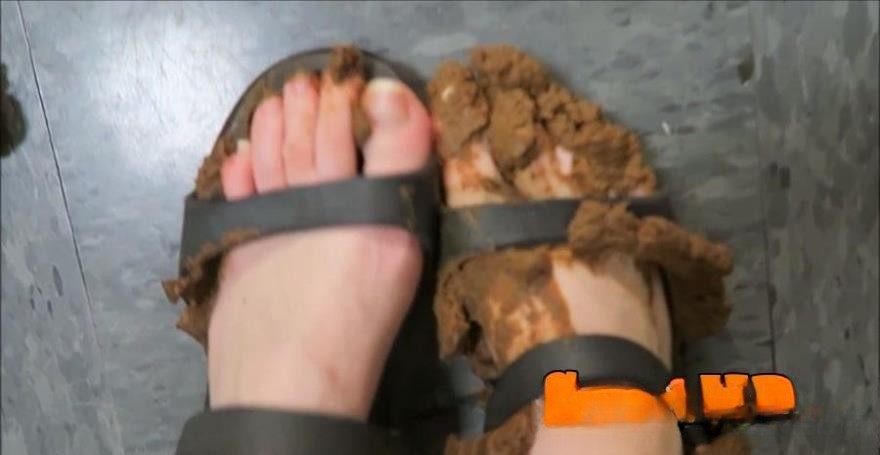 Love Rachelle – Shitting My Shoes