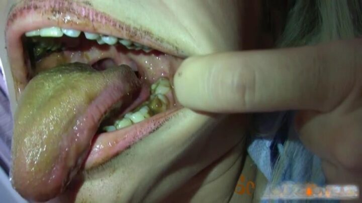 Mina Scat – Breakfast of sit and vomit part 2