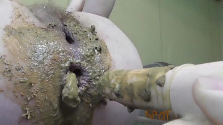 Natalia Kapretti – Hes Mesmerized When Shit Comes Out