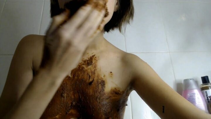p00girl – slop and smear in the bath