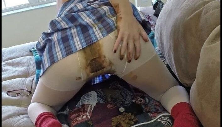 Poo Alexa – Studying My Ass