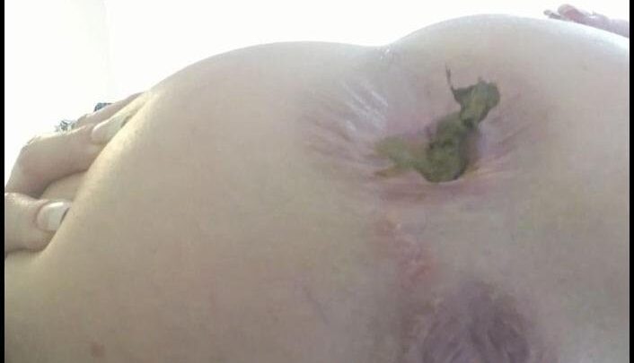 Poo Alexa – Videos Says Big Pile