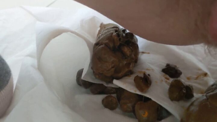 PooGirlSofia – EXTREME CLOSE UPS of my turds