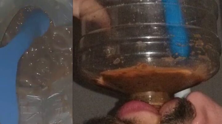 Poop flakes & long ass pee same time