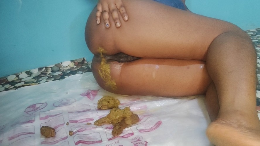 PrettyEbonies – Training pretty eating and smearing