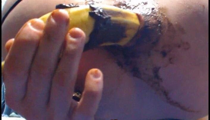 PrincessNikki – She Shoves A Banana Up Your Ass And Shit With Him , And Then She Eats It