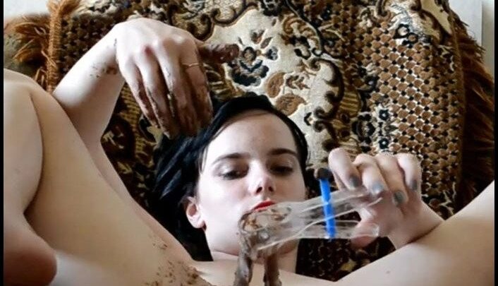 PrincessPuckie – Speculum and a Lot of Shit in Me
