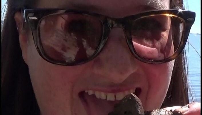 SamanthaStarfish – Public Pooping With Friends!