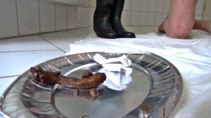 Screenshot 1 from Scat Cats, Domi, Kimi, Lucy, Hanna – Scat Cats – The Worthless Toilet Pig P1