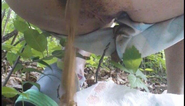 Scat Girls – Poo Amateur Woods