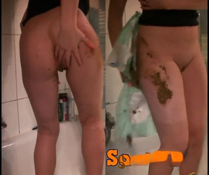ScatGiorgia – Shitting in the diaper