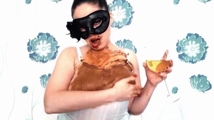 ScatLina – Hairy armpits and prolapse
