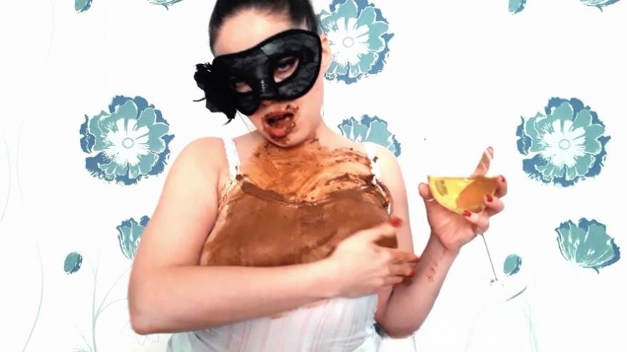 ScatLina – Hairy armpits and prolapse