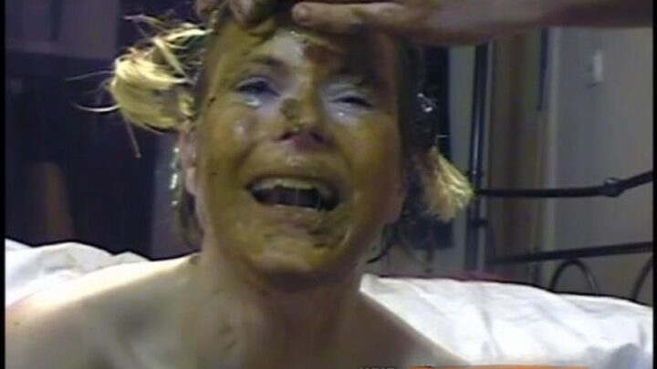 Susan, Veronika – Scat-Vomit-Piss Livesession V – Susan and Marc