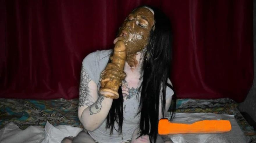 SweetBettyParlour (DirtyBetty) – Food From My Ass On My Face With Dildo