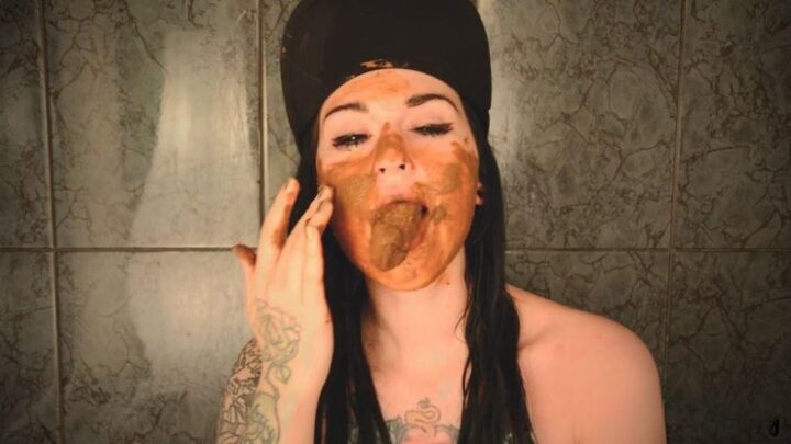 SweetBettyParlour – French Kiss With Shit