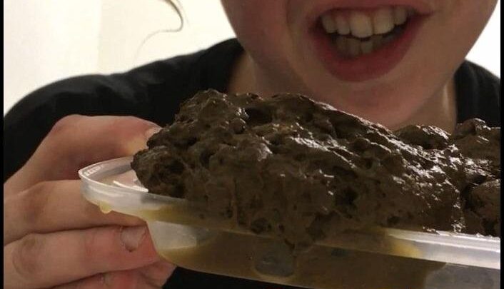 TinaAmazon – Awesome Public Creamy Poop Tasting