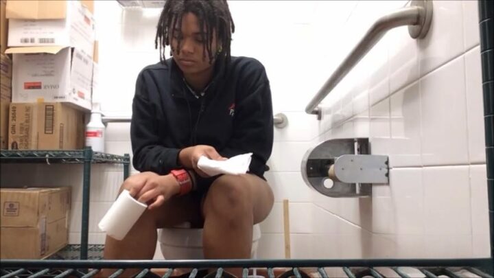 unkyladies – Ayanna’s One Girl, One Cup!! "Oops, I missed!