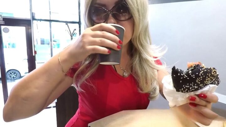 Urgent Pantypoop in Public Store – Leggings Pooping In Public Cafe – Bad Girl Pooping In The Store!