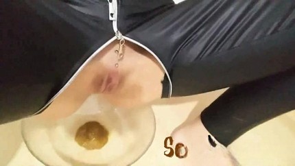 Screenshot 4 from You our toilet bowl dwarf
